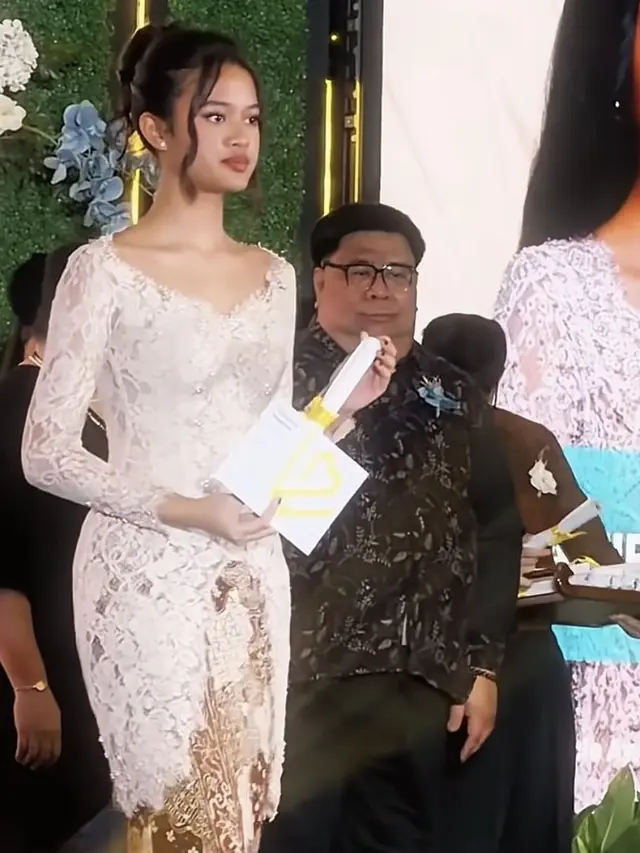 Aisha Amira Ganesha Putri Giring Ganesha dan Cynthia Riza  di Momen Kelulusan. [@giring]