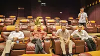Menteri Kebudayaan RI, Fadli Zon bersama Giring Ganesha dan Raffi Ahmad menonton film Timur karya Iko Uwais di Plaza Senayan Jakarta, baru-baru ini. (Foto: Dok. Istimewa)