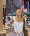 Sebagai penyanyi, Nadin Amizah identik dengan vintage feminin yang khas [@cakecaine]