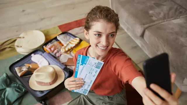 Ilustrasi memesan tiket lebih awal/freepik.com/Anna Tolipova