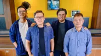 Juli 2023, Jikustik membuktikan produktivitas mereka di industri musik dengan merilis mini album Back 4 Good. Di album ini, Jikustik merekam ulang hit &ldquo;Puisi.&rdquo; (Foto: Dok. Instagram @icha.aji)