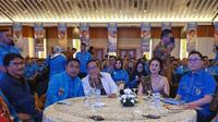Akbar Tandjung menghadiri pelantikan pengurus KNPI yang baru.