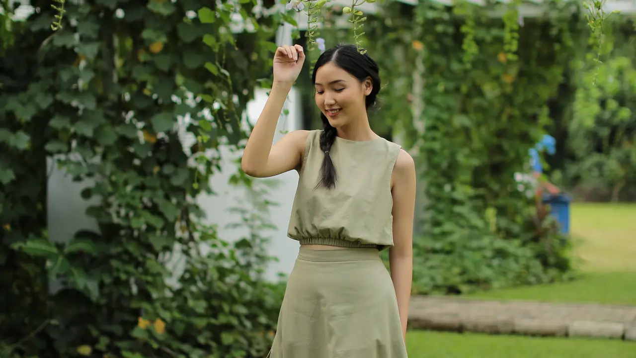 wanita agustus cantik sederhana