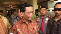 Ujaran kebencian termasuk hoaks maupun berita bohong hingga fitnah, saat ini ditangani dengan penyelesaiannya melalui jalur hukum sesuai undang-undang yang ada