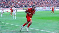 Pemain Persija Jakarta, Maxwell Souza, melakukan selebrasi setelah mencetak gol ke gawang Malut United pada laga pekan ke-3 BRI Super League di Jakarta International Stadium, Sabtu (23/8/2025) sore WIB. (Bola.com/M. Iqbal Ichsan)