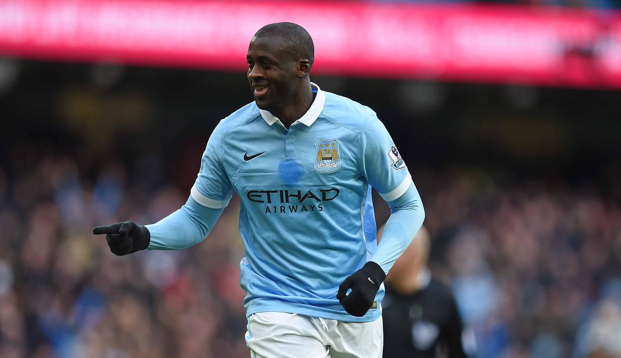 Kapten Manchester City, Yaya Toure mencetak satu gol saat timnya menang telak 4-0 atas Aston Villa pada lanjutan Liga Inggris pekan ke-29.  (AFP/Paul Ellis)