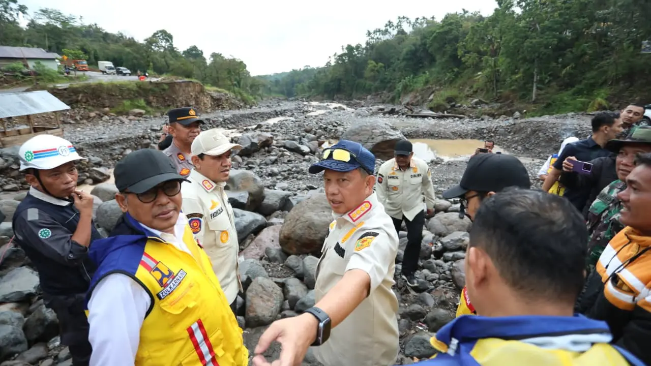 Siapkan Jalur Alternatif, Kasatgas Tito Tinjau Kondisi Jalan Werlah di Bener Meriah