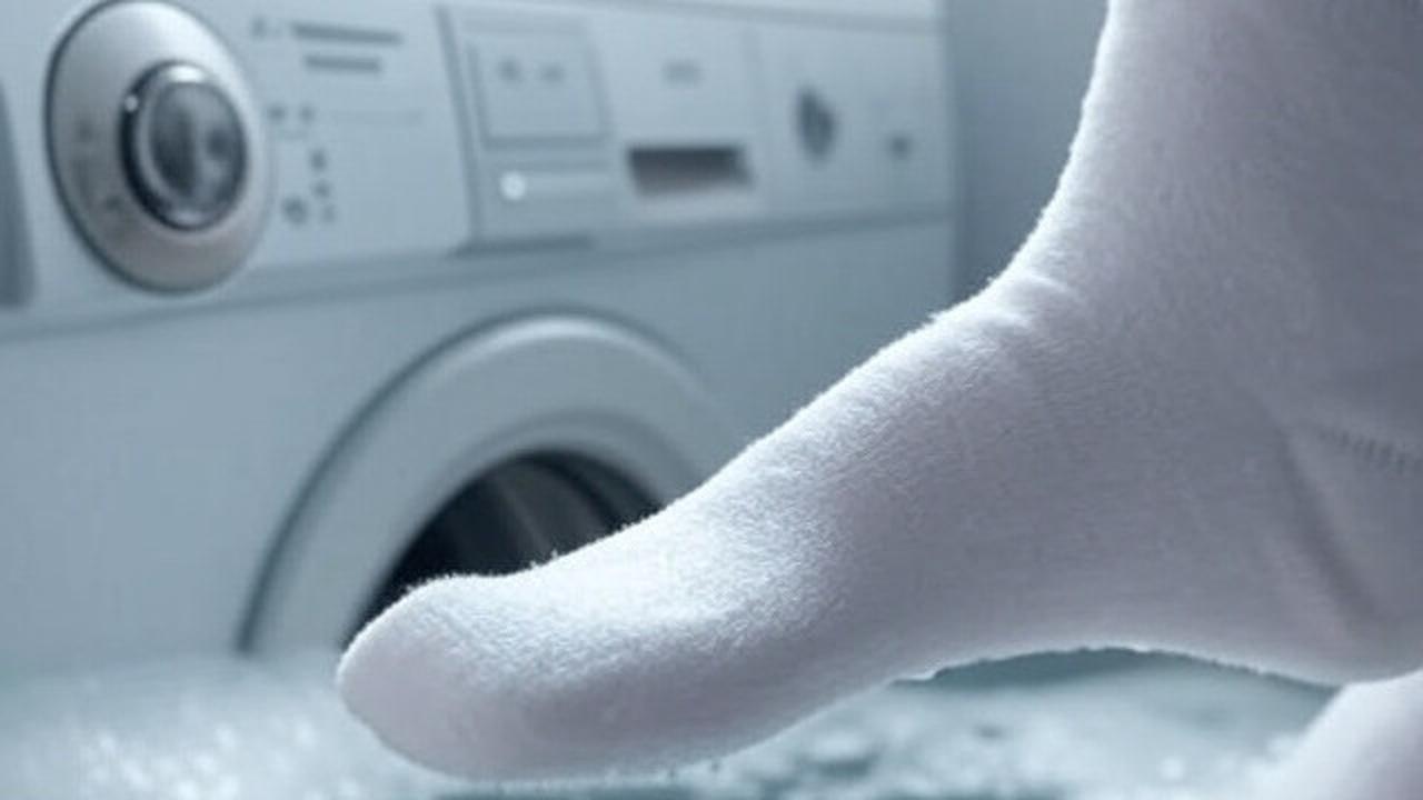 Tips Jitu Mencuci Kaos Kaki Putih agar Kembali Bersih Seperti Baru