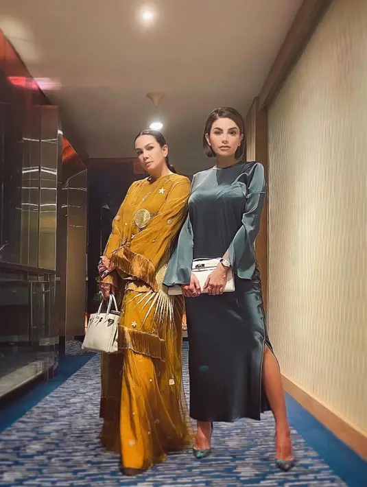 <p>Menjadi sahabat dekat, Nikita Mirzani dan Fitri Salhuteru selalu ada di saat suka dan duka. (FOTO: instagram.com/fitri_salhuteru/)</p>