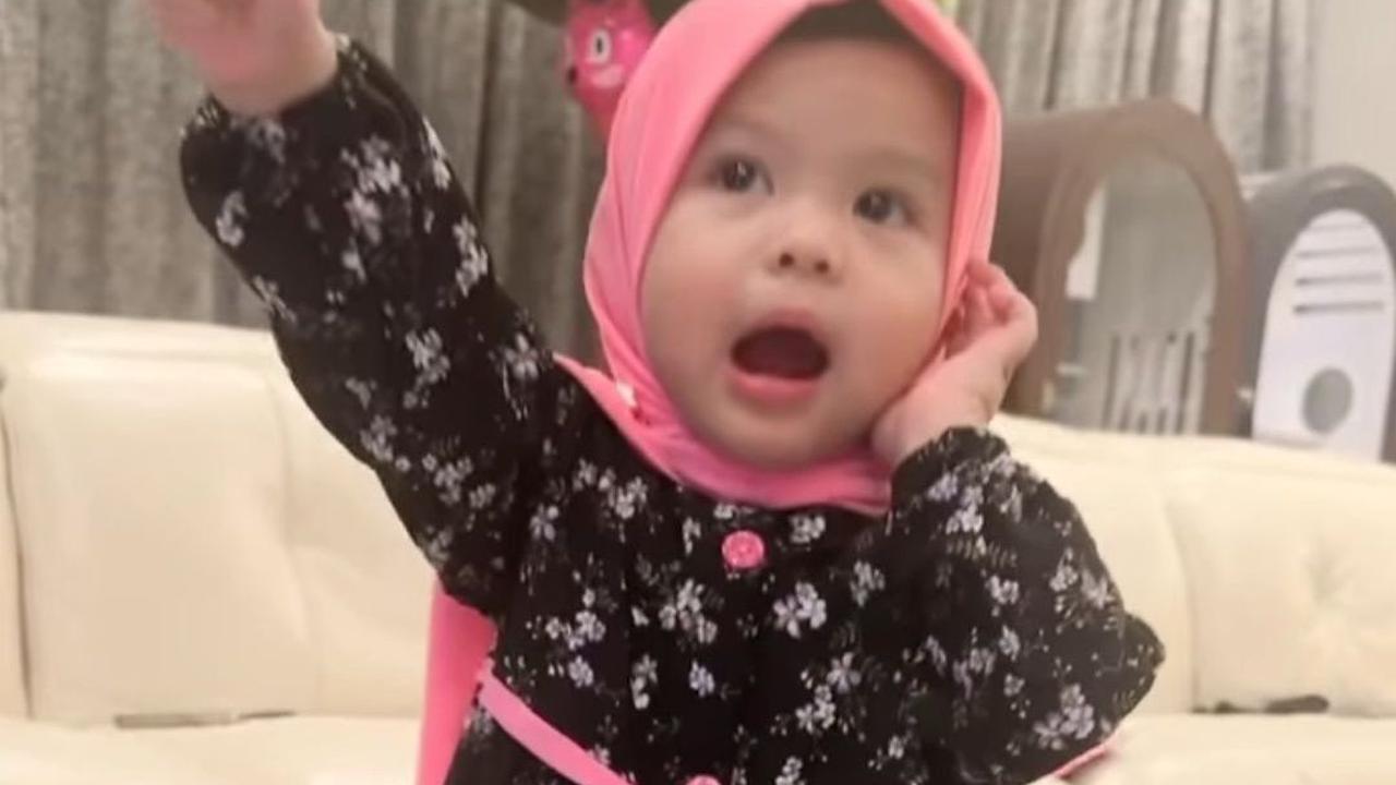 Tak sedikit netizen yang mendoakan Ameena jadi anak saleha.<br>