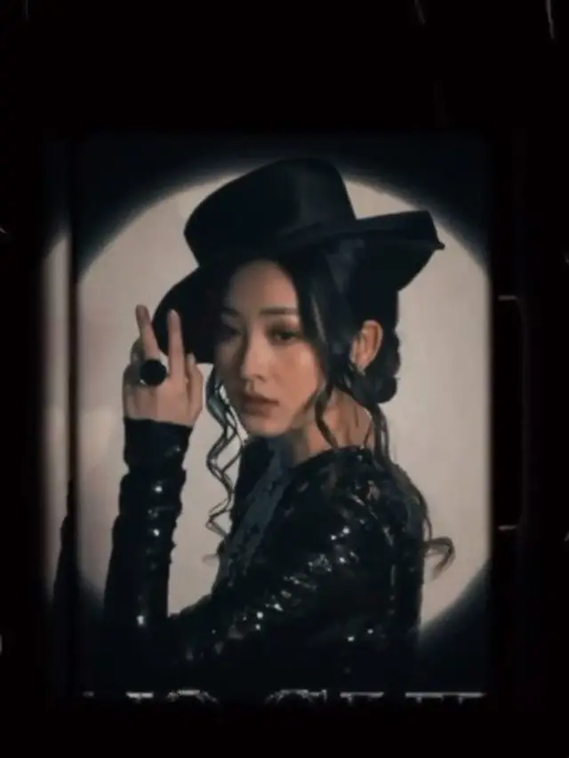 5 Pemotretan Natasha Wilona bertema Magician in Black, Curi Perhatian