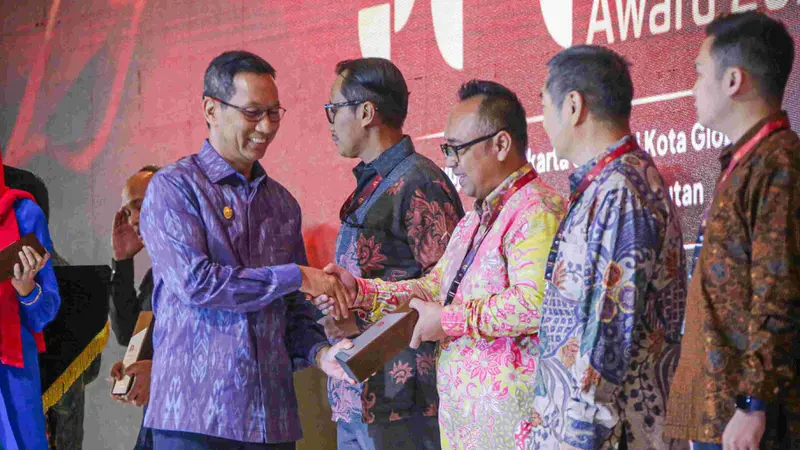 Penjabat (Pj) Gubernur Jakarta Heru Budi Hartono dalam acara Jakarta Investment Award (JIA) Tahun 2024.