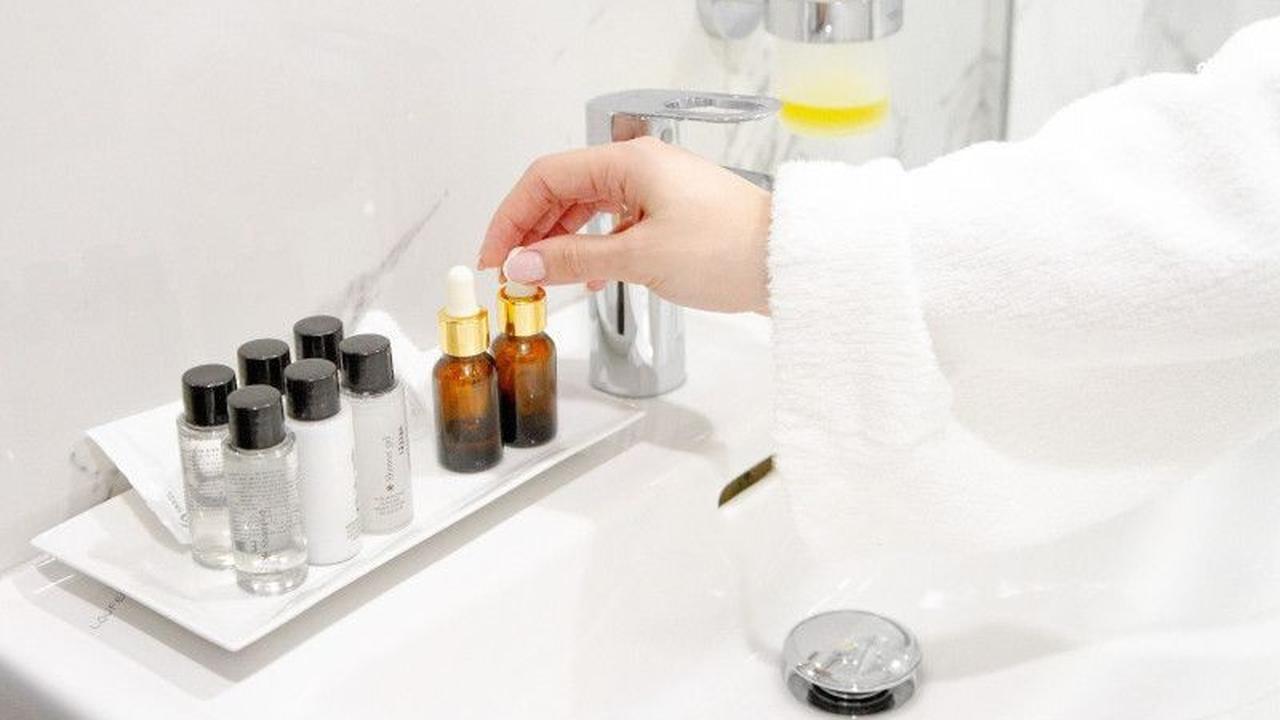Rahasia Kulit Lembap dan Bercahaya: Pentingnya Skincare dengan Hyaluronic Acid