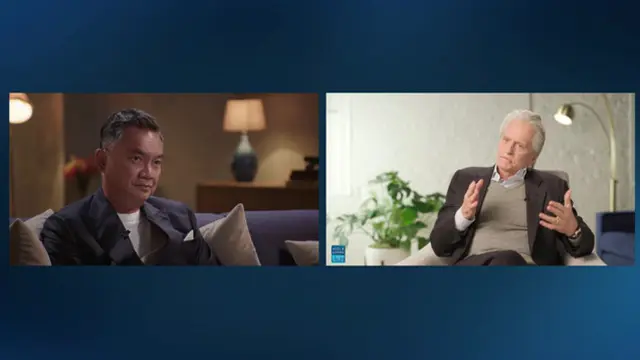 Dino Patti Djalal berbincang dengan Michael Douglas di Mola Living Live.