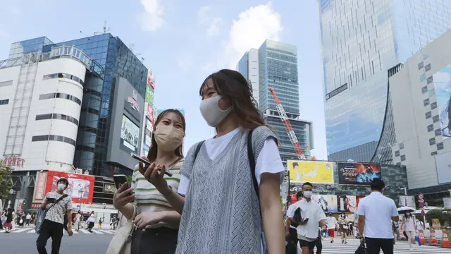 Ramainya Jalanan Tokyo Saat Kasus COVID-19 Masih Tinggi