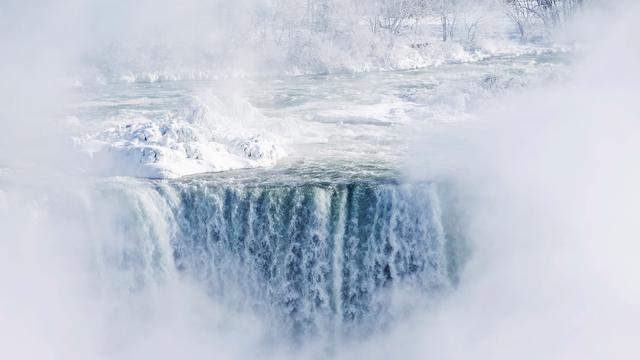 Air Terjun Niagara Membeku