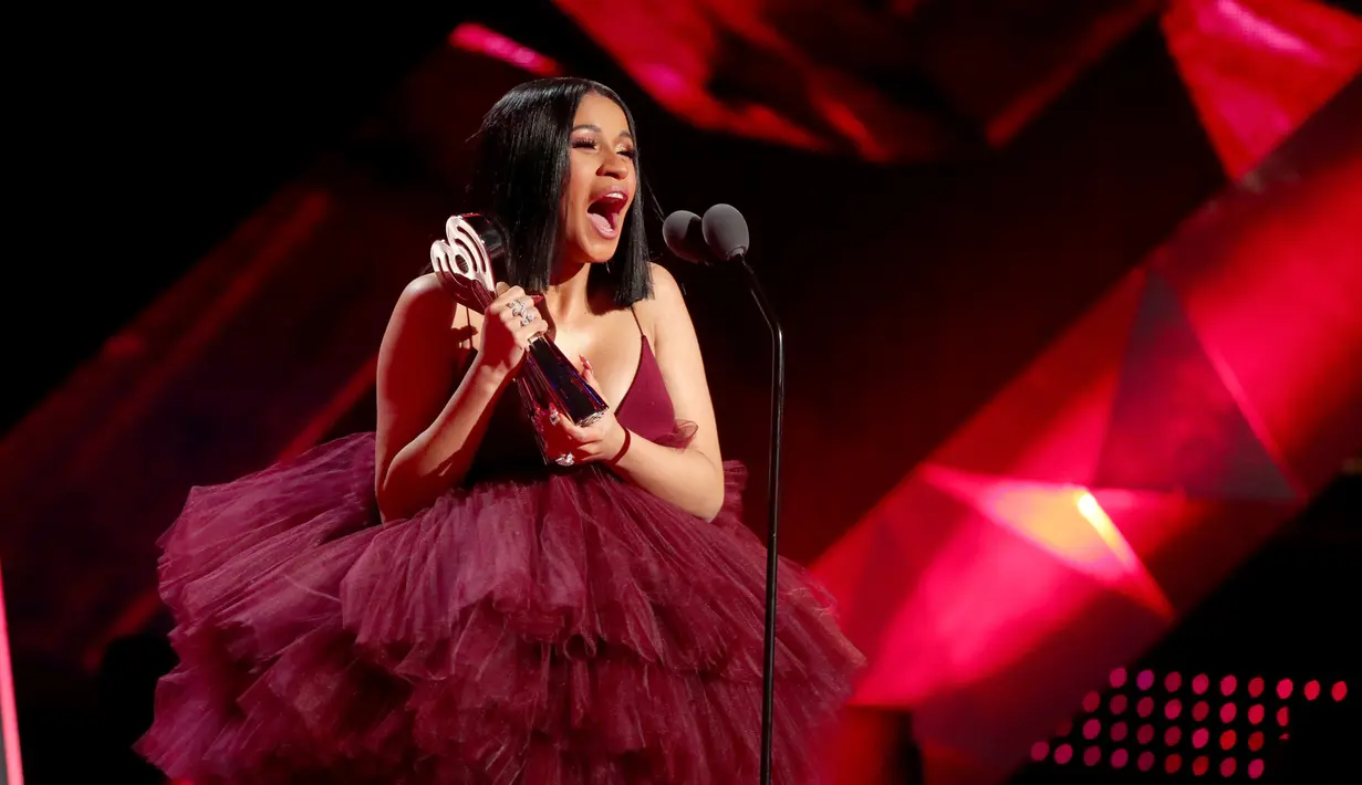 Dilansir dari HollywoodLife, masih belum ada konfirmasi mengenai kabar tersebut. (CHRISTOPHER POLK  GETTY IMAGES NORTH AMERICA  AFP)