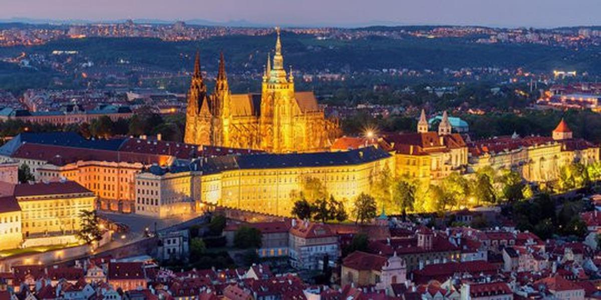 Kompleks Kastel terbesar di dunia - Prague Castle