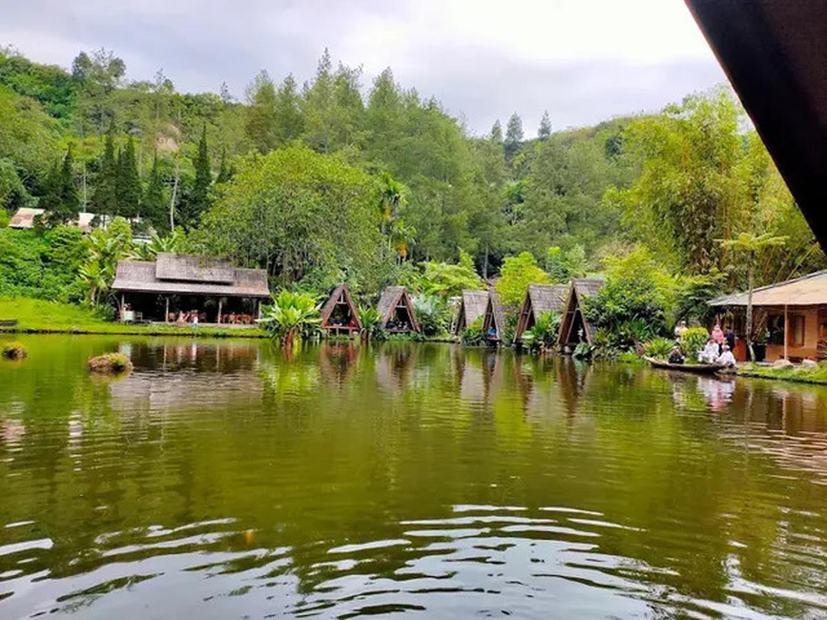 12 Rekomendasi Spot Mancing Nyaman 2025 di Bandung, Asri dan Cocok untuk Liburan
