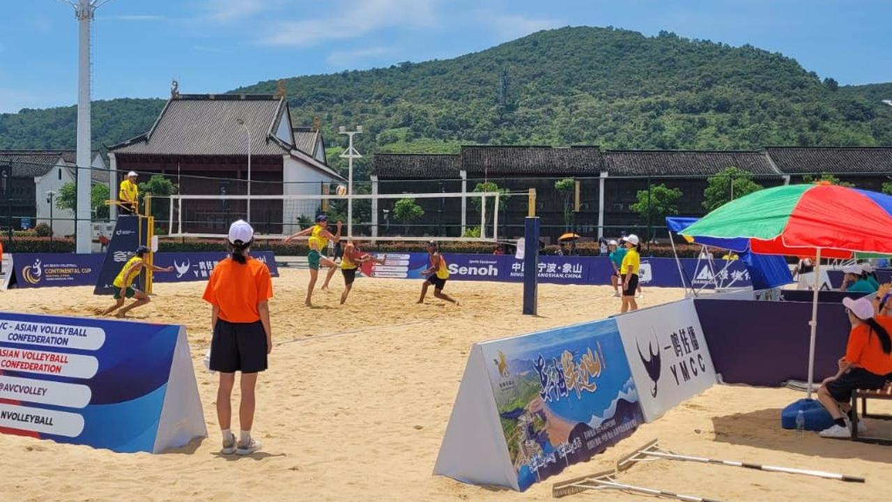 Dari apa yang terjadi di lapangan, terlihat atlet voli pantai Indonesia kalah jam terbang dibanding Australia. Hal ini terlihat pada pengambilan keputusan saat skor angka kritis.