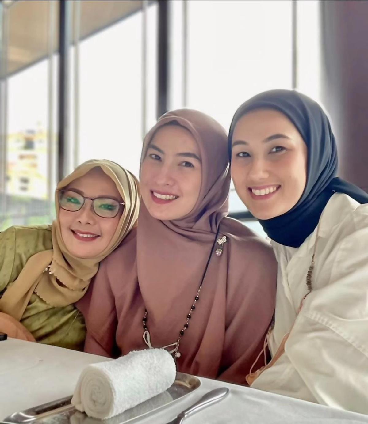 7 Potret Adik Andhika Pratama yang Cantik-cantik, Wajah Mirip Elea Anak Ussy Sulistiawaty