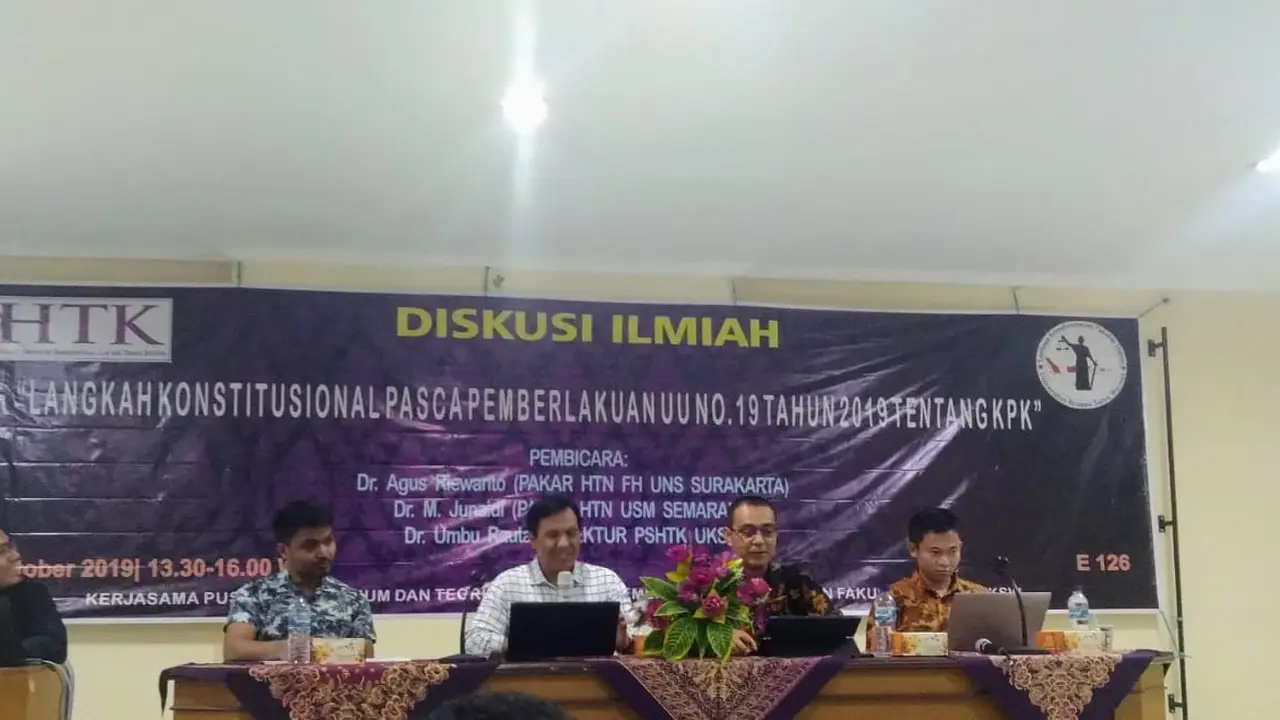 Diskusi membahas UU KPK di UKSW