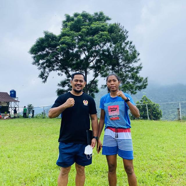 6 Potret Atlet Susanti Ndapataka, Peraih Medali Emas yang Dijemput Pakai Pick Up