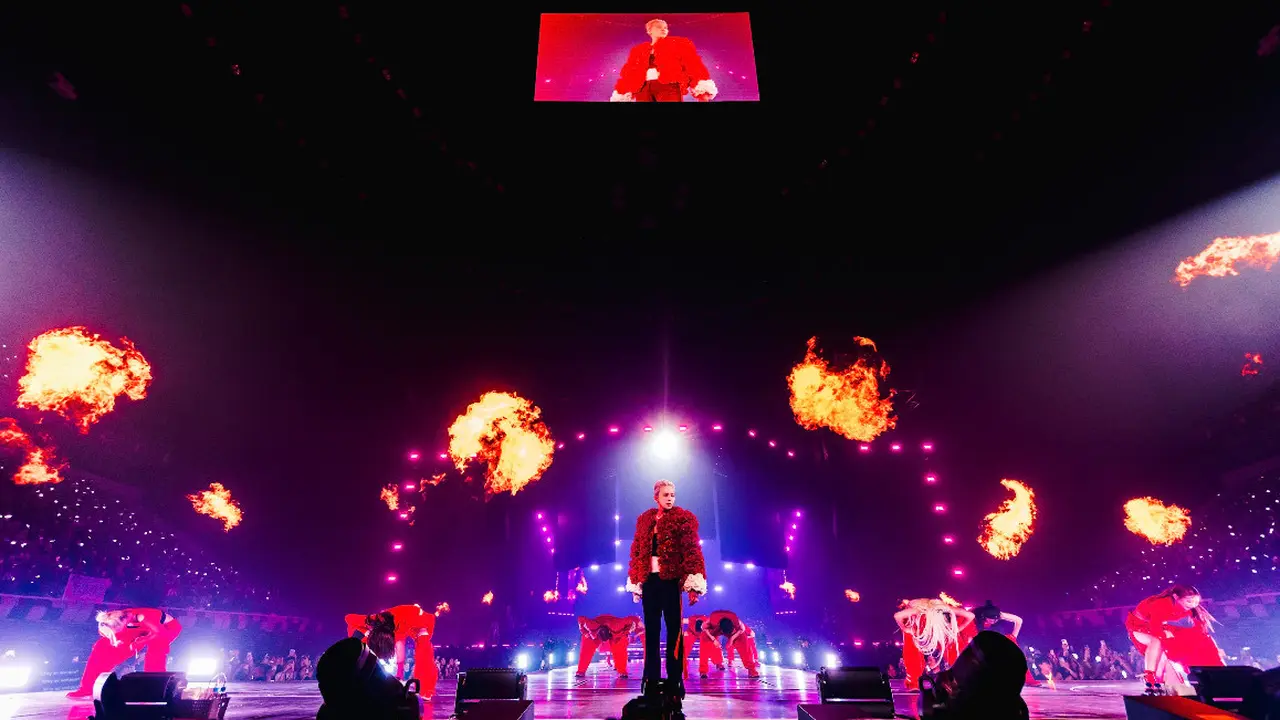 Outfit G-Dragon Konser Übermensch di Jakarta