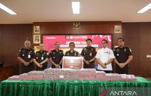 Kejari Tangsel Setor Rp 14,2 Miliar Hasil Kasus Pinjol ke Kas Negara