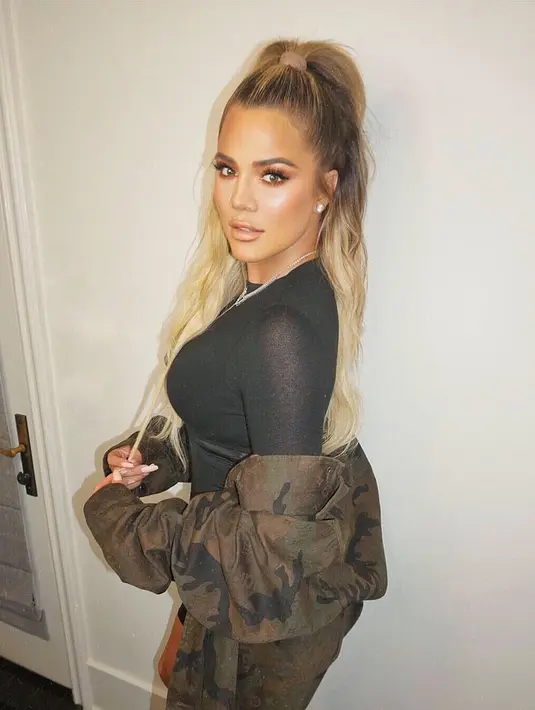 Seperti yang sudah diketahui, miliki anak pasti mengubah jadwal istirahat dan kehidupan. Namun, Khloe menerimanya dengan sabar. (instagram/khloekardashian)