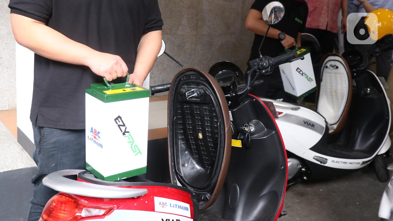 uji coba penukaran baterai kendaraan listrik