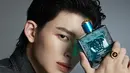 Versace mengumumkan aktor dan model Thailand Pond Naravit (@ppnaravit) sebagai Duta Parfum Versace untuk Asia Tenggara. [Foto: Versace.dok]