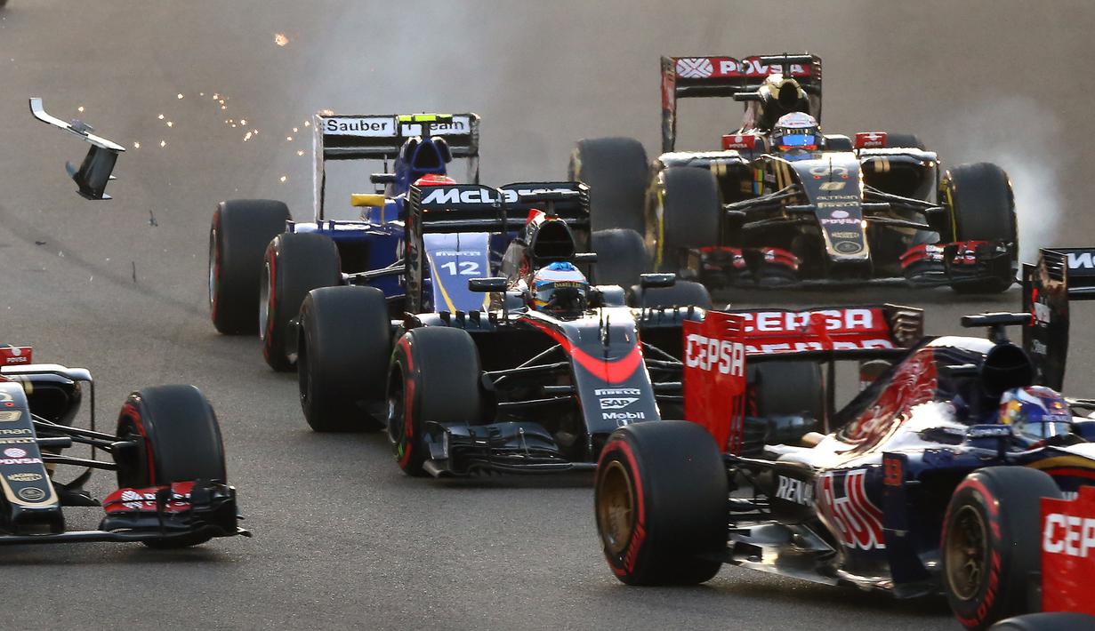 Suasana balapan F1 GP Abu Dhabi yang berlangsung di Sirkuit Yas Marina, Abu Dhabi, UEA, Minggu (29/11/2015). (EPA/Srdjan Suki)