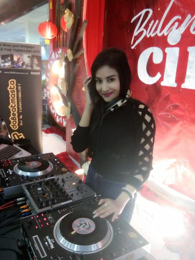 DJ Izty Nathalia