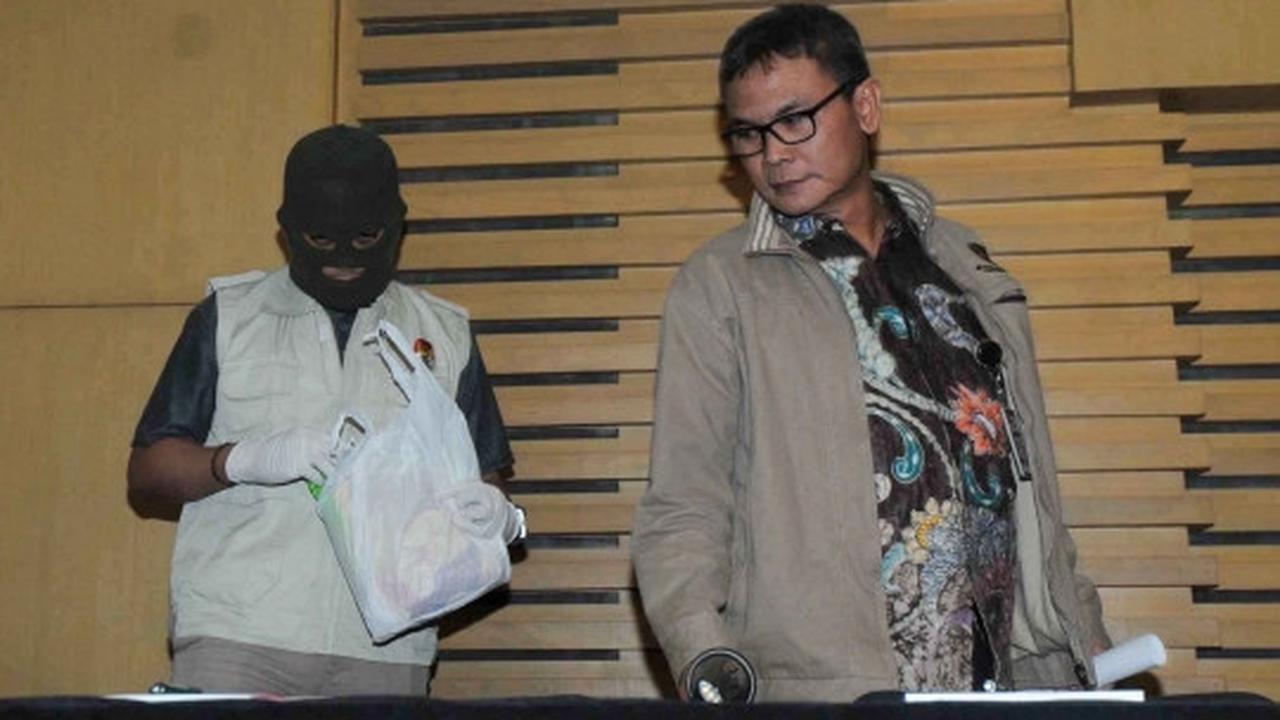 Ini barang bukti hasil Operasi Tangkap Tangan Dewie Yasin Limpo