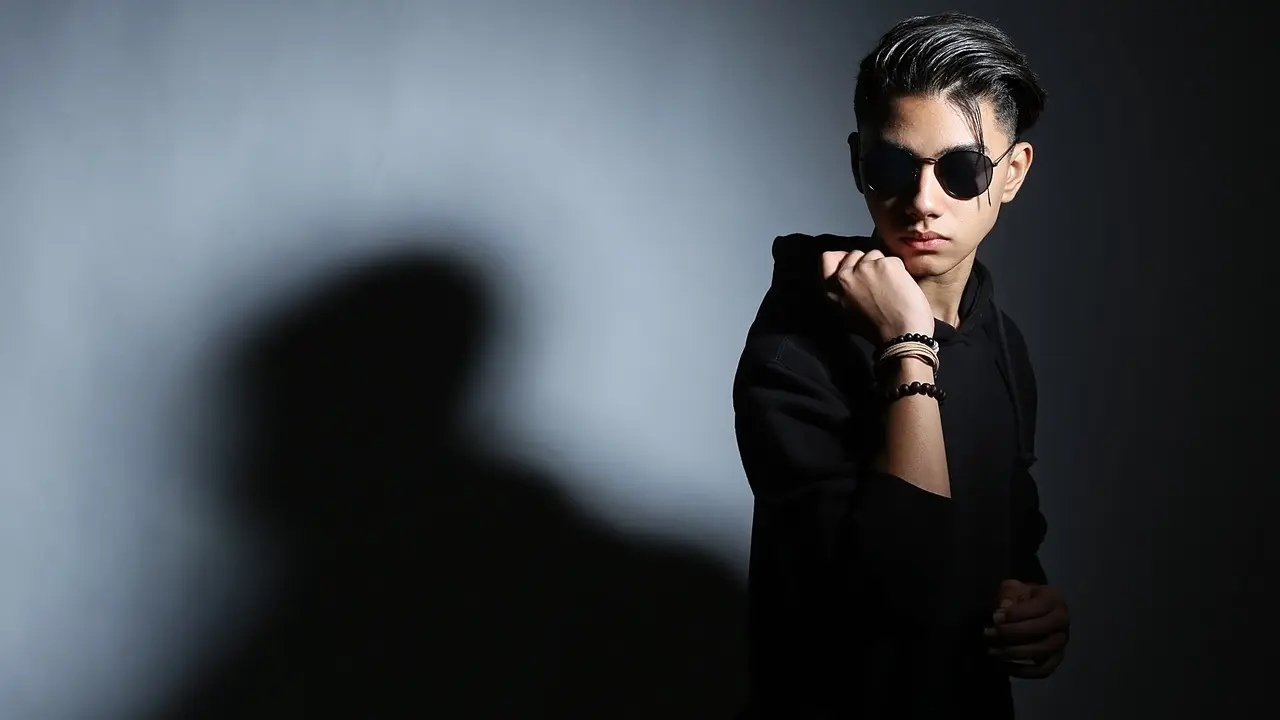 [Bintang] Asad Motawh, Penyanyi Malaysia Bicara Karier Musik di Indonesia