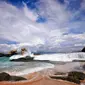 Pantai Klayar, Pacitan. (amriholiday.blogspot.com)