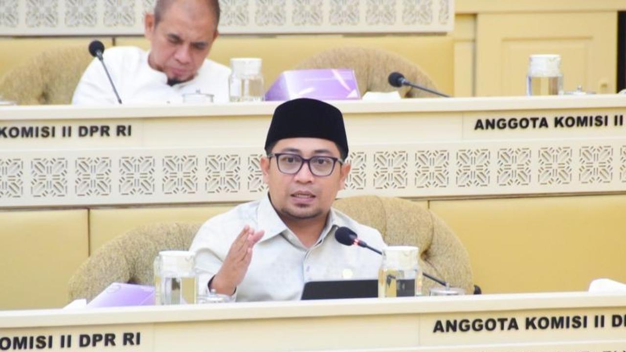 DPR Minta Evaluasi Berkala Kebijakan WFH ASN Setiap Jumat, Pastikan Produktivitas dan Tujuan Tercapai
