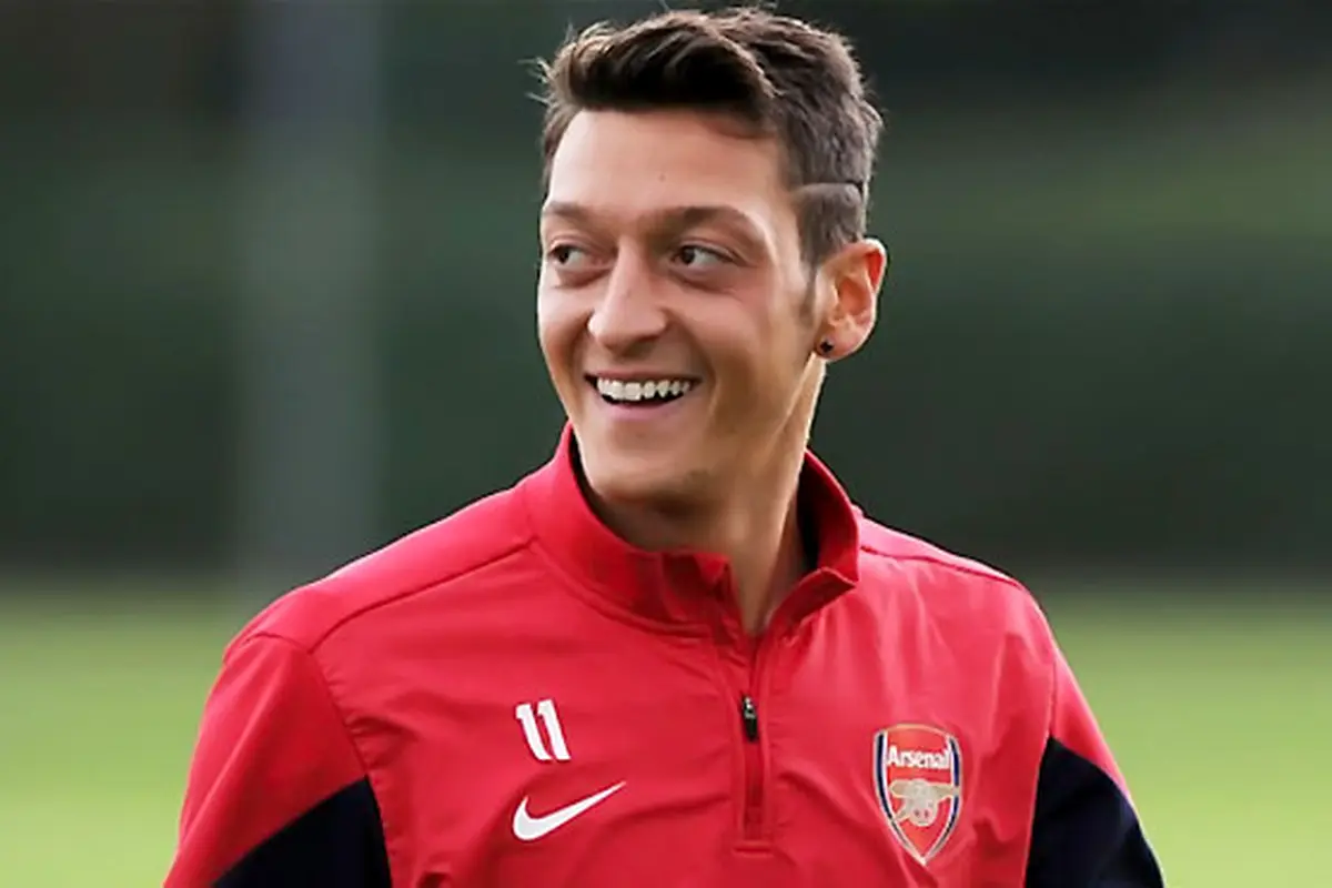 mesut-ozil-131013b.jpg