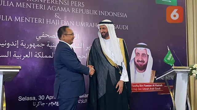 K.H. Yaqut Cholil Qoumas (Menteri Agama Republik Indonesia)  dan H.E. Dr. Tawfiq bin Fawzan Al Rabiah (Menteri Haji dan Umrah Arab Saudi)