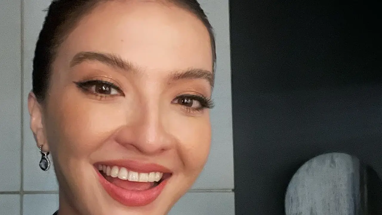 Raline Shah tirukan ekspresi emoticon (Instagram/ralineshah)