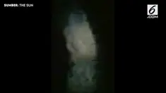 Sejak awal, Chris Chalker sudah merasa ada yang tak beres dari sebuah rumah yang tengah ia perbaiki.