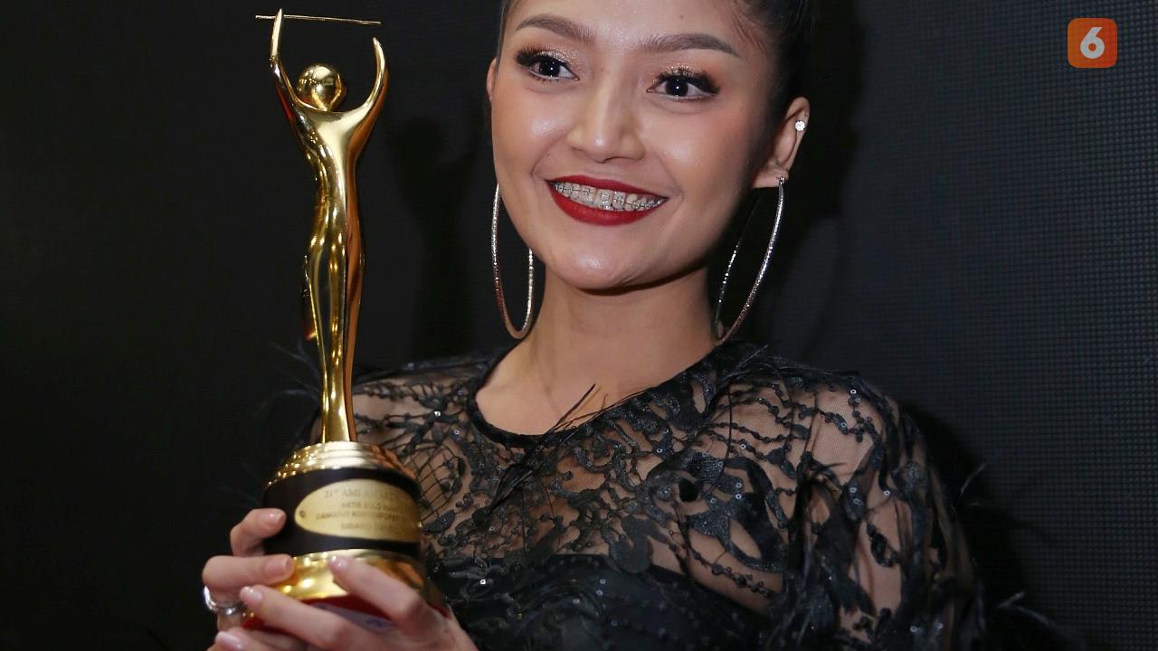 [Bintang] Siti Badriah