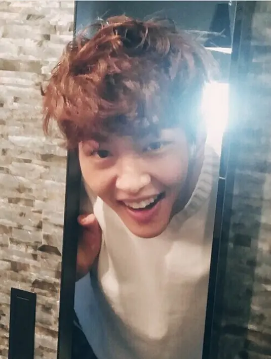 “Hingga kini Onew masih dalam tahap pemeriksaan. Untuk itu kami belum bisa memutuskan apakah ia akan dihentikan dari drama ini atau masih terus berlanjut,” ungkap sumber seperti yang dilansir Soompi beberapa waktu lalu. (Instagram/dlstmxkakwldrl)