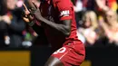 Striker Liverpool Sadio Mane berselebrasi usai mencetak gol ke gawang Wolverhampton Wanderers dalam lanjutan Liga Inggris di Stadion Anfield, Liverpool, 12 Mei 2019. Pemain asal Senegal ini akan membela Liverpool menghadapi Tottenham Hotspur di final Liga Champions 2019. (REUTERS/Phil Noble)