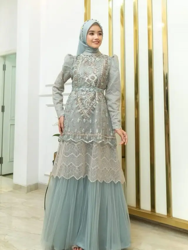 Gamis Brokat Wisuda 2025