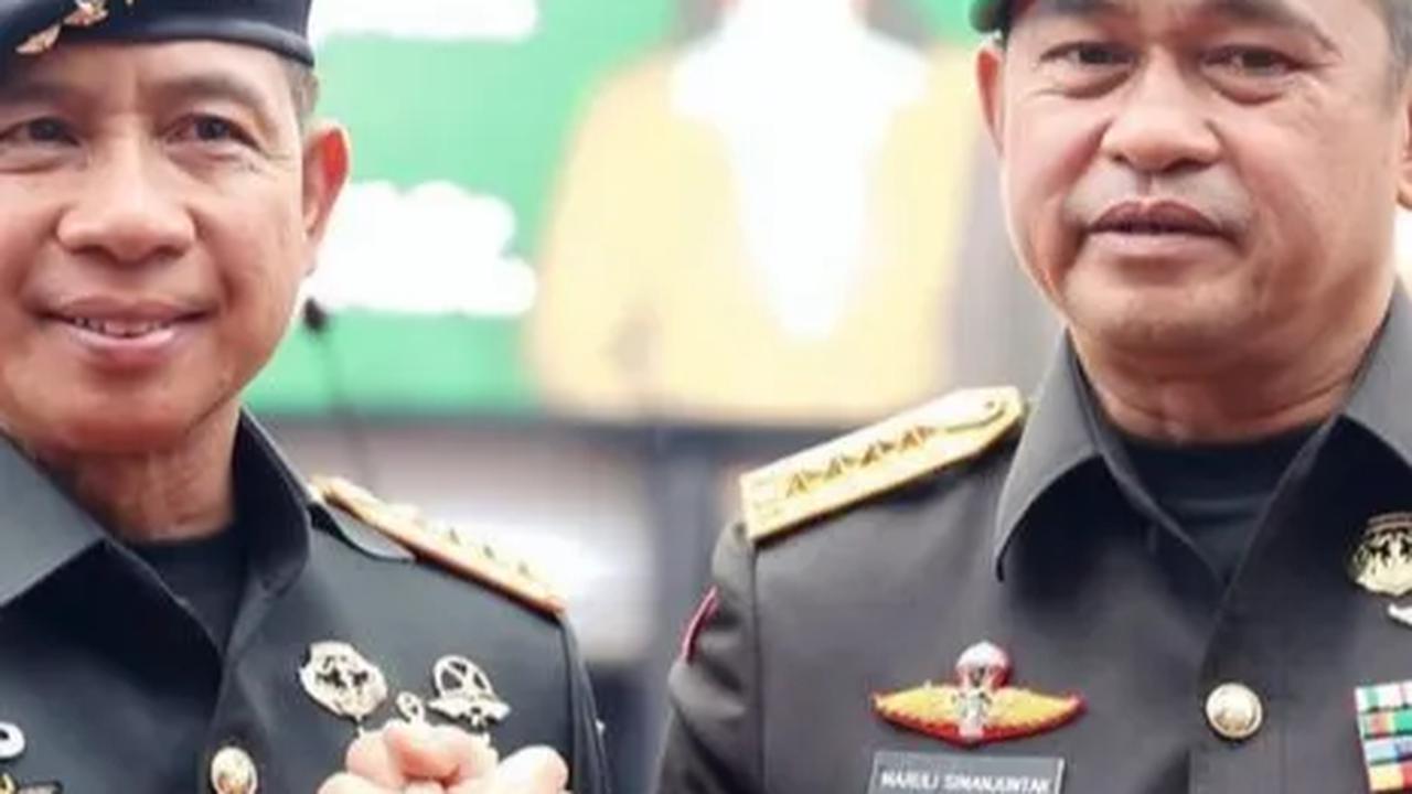 Momen Sertijab Kasad Dihadiri Panglima TNI, Letjen Maruli Simanjuntak Gagah Pegang Panji TNI AD
