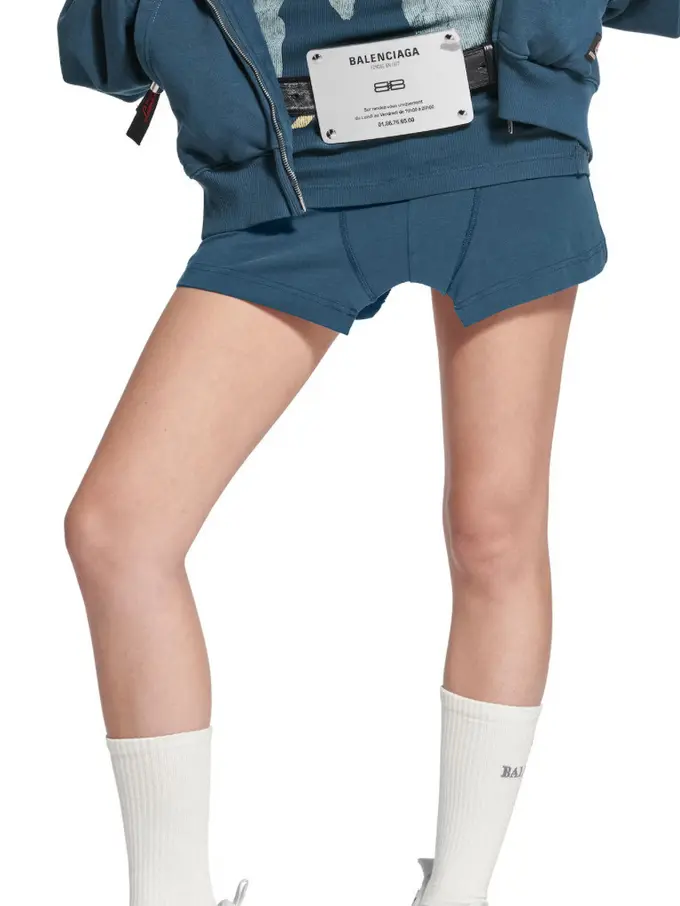 Tren terbaru Sneakers Heels Cocok untuk Gen Z