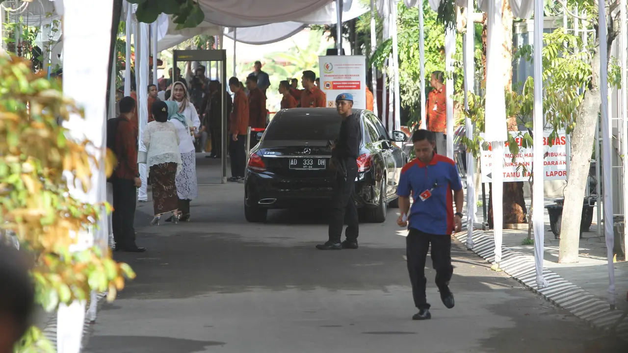 Tamu Mulai Berdatangan untuk Saksikan Siraman Kahiyang Ayu