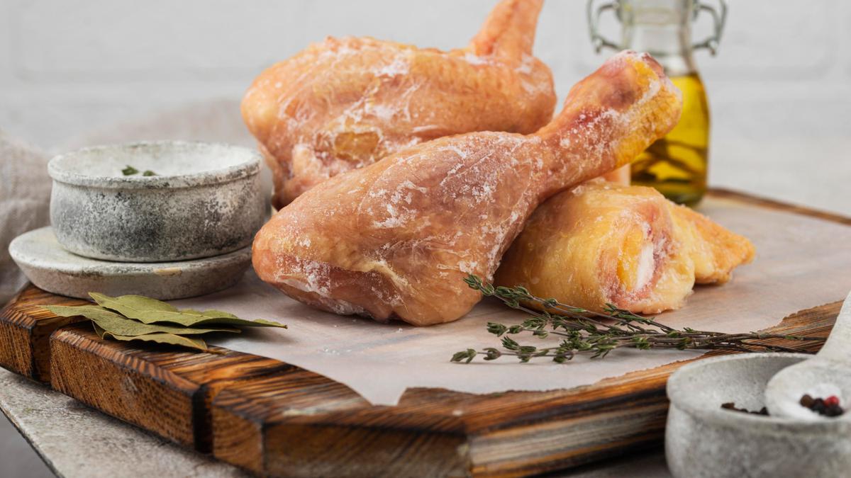 Tips Praktis Mencairkan Daging Ayam Beku Tanpa Ribet, Cukup Pakai Alat Ini
